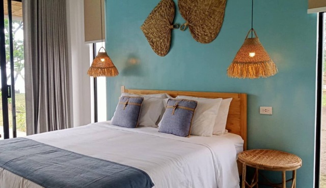 2BR ensuite Beachfront Luxurious Villa w/private swimming pool