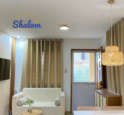 5 mins from Airport - 2 Bedroom House with King-size Bed