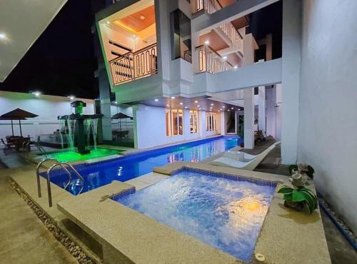 7BR Luxury Resort with Pool and Bar