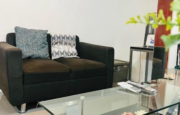 ADB Tower 1 bedroom with fast wifi and Netflix at Ortigas across Robinson's Galleria