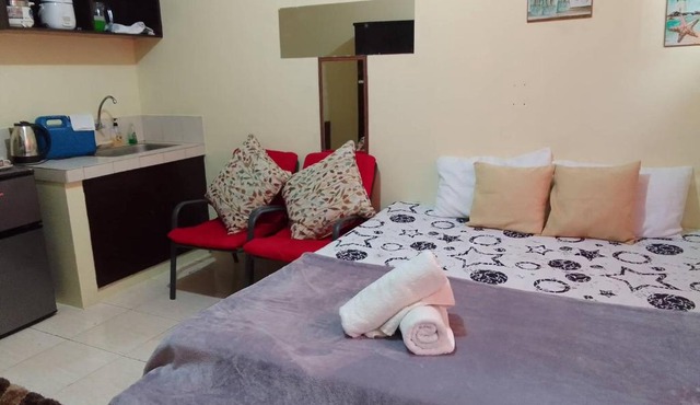 Affordable Staycation along Ortigas Extension