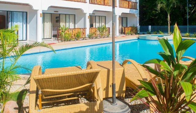 Alona Vida Beach Hill Resort