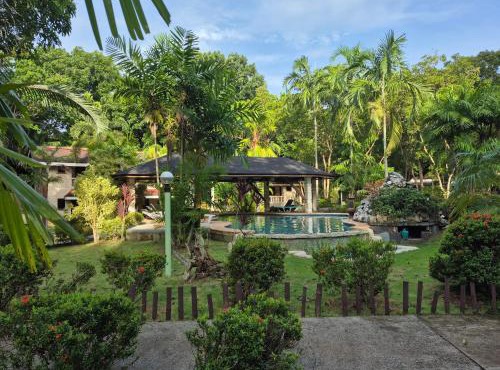 ALONALAND RESORT