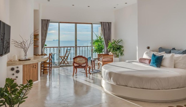 Ampersand Resort