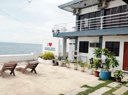 Angler's Hub & Resort Oslob