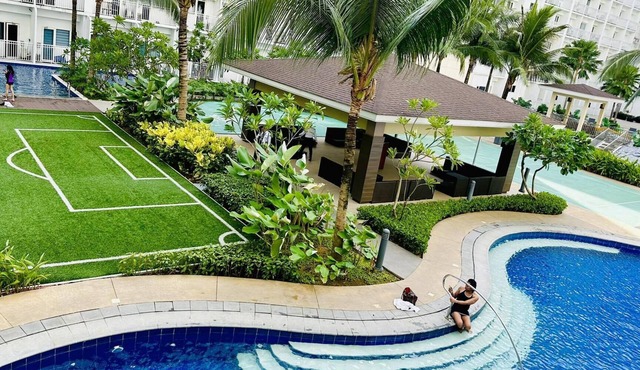 ART's Nest @Shore Res. 3-5min walk to Mall of Asia complex and Sports Arena