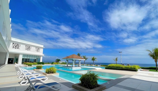 Arterra Hotel and Resort