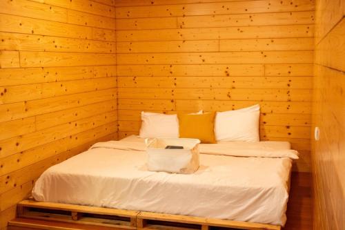 B&B American Style cabin 5 minutes from the sea