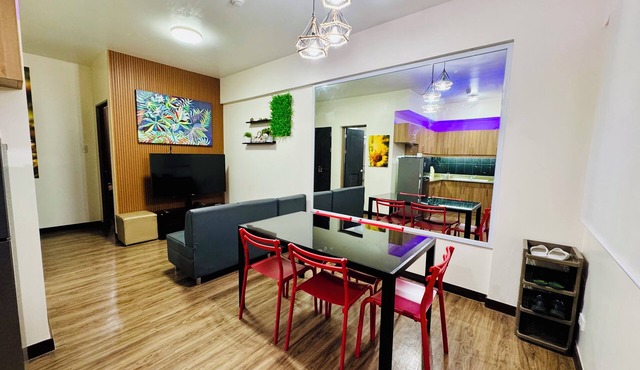 Baguio DMCI Bristle Ridge Condo with Balcony & Roofdeck Views, 2Bedrooms,5Guests