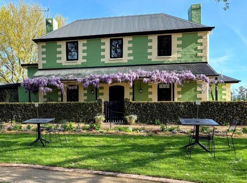 Bathurst River House B & B
