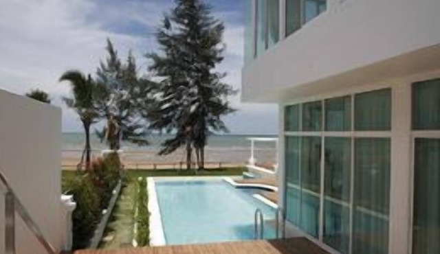 Beachfront 3 Bedrooms Pool Villas