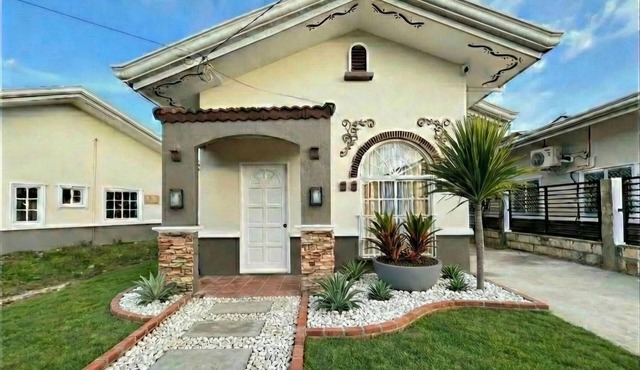 Beachside cozy House staycation Panglao Bohol- 10mins from beach/Airport.