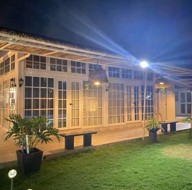 Benido Farm - Glass House
