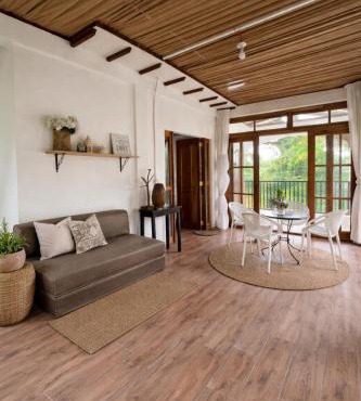 Bob Nowong Home stay