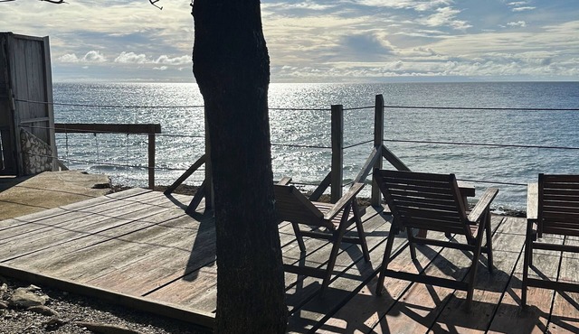 Bohol Beach House Costa Cantagay 4 bdrms for 10-12 pax (beachfront)
