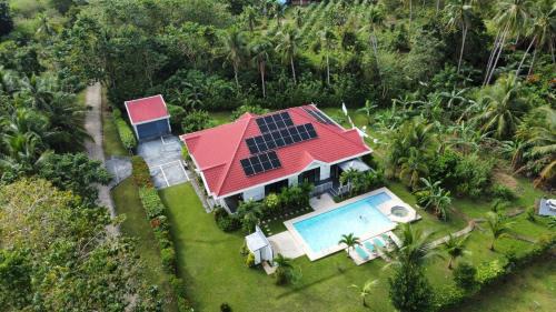 Bohol White House Bed & Breakfast