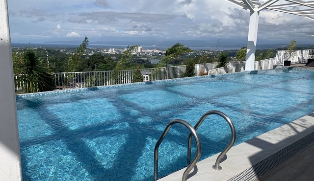 Brand New Condo with pool and gym. One minute walk from Mall