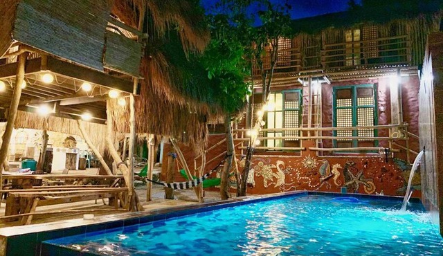 Capiz Beach Villa w/pool (entire cottage for 12)