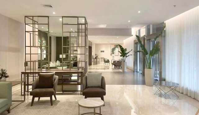 Cebu Spacious One Bedroom Luxury Apartment with Balcony & High-speed Internet
