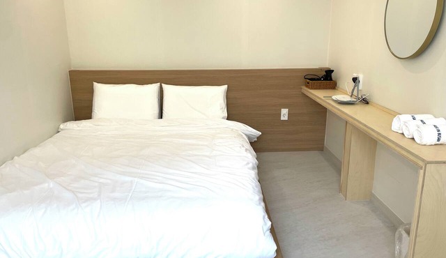 Charming 1-bedroom building in beautiful Busan with WiFi