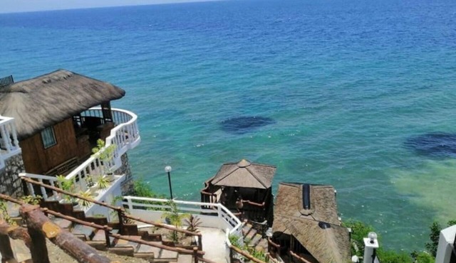 Cliff Cabanas by Hiverooms