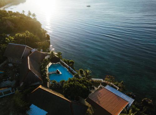 Cliffside Resort