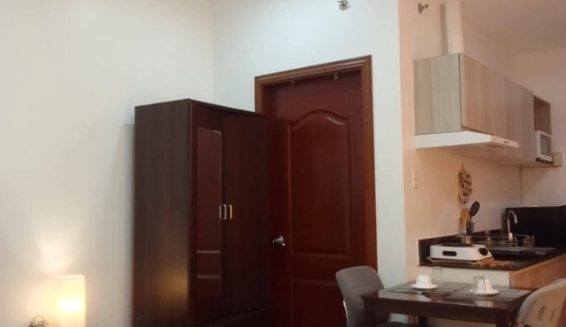 Condo with rooftop swimming and Gym overlooking the famous Ayala Center Cebu.