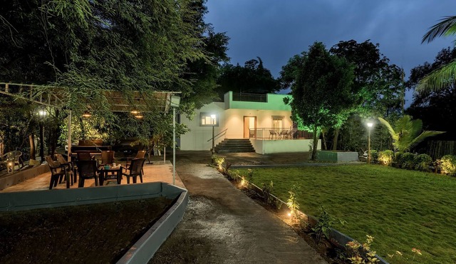 CosmicStays Casa Ivory Pool Villa Mulshi