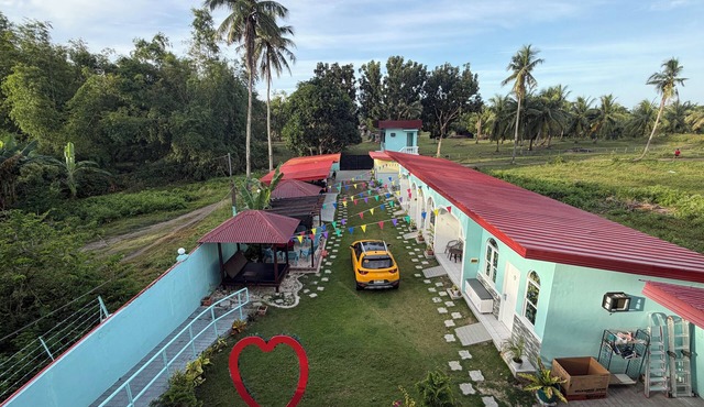 Couples Getaway with A.C./WiFi/Karaoke and complimentary water & coffee
