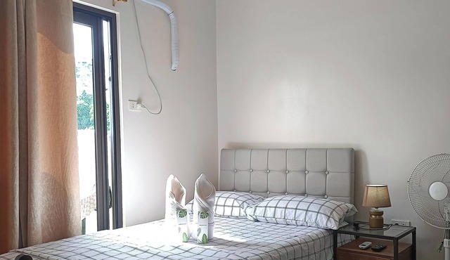 Cozy 1-bedroom condo with AC in beautiful Minglanilla