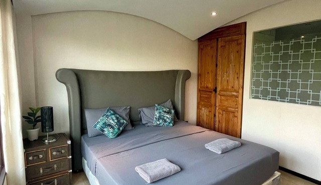 Cozy studio in venetian near beach