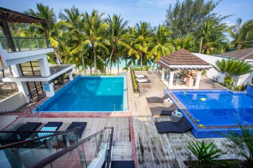 Crown Regency Beach Resort