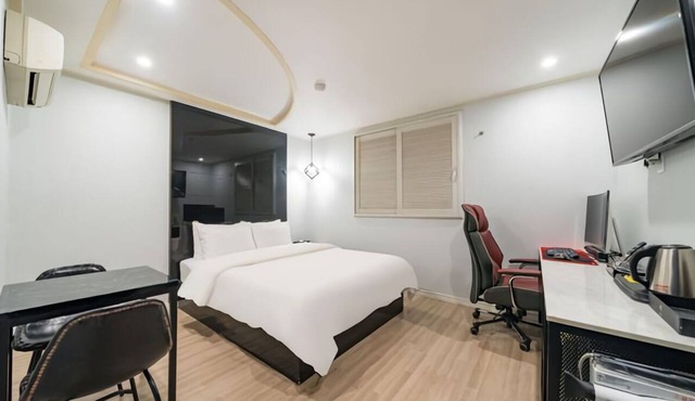 CS HOTEL