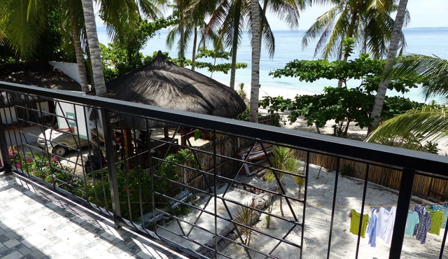 D&B Bluestar Beach Resort