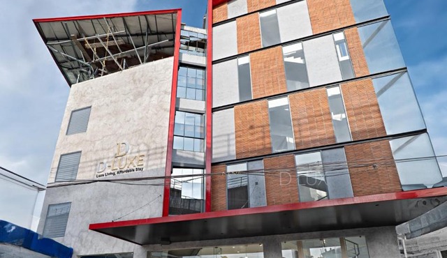 D-Luxe Hotel