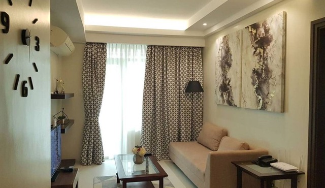 D1 - Comfortable One Bedroom Suite at The Padgett Place