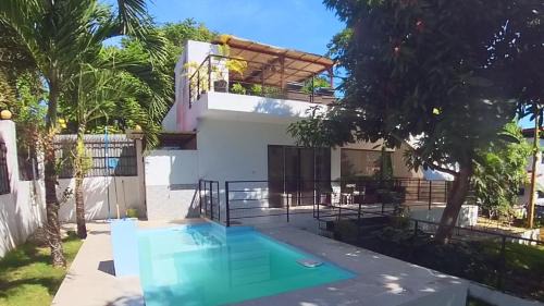 Designer Villa "Sunset Hills" with Pool
