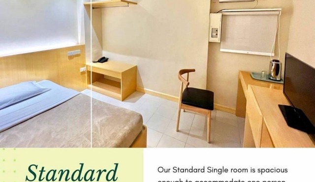 Downtown Chic: Etsu Studio's Stylish Urban Escape
