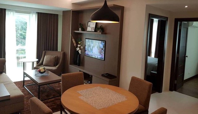 E1 - Comfortable 2-bedroom suite at The Padgett Place