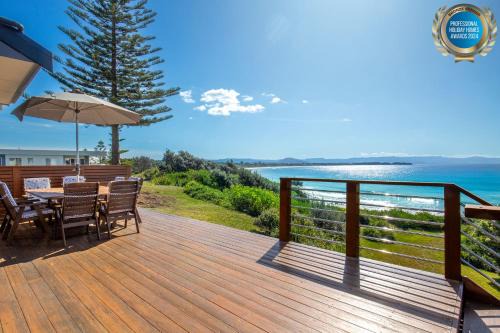 Eclipse Absolute Beachfront with Stunning Views