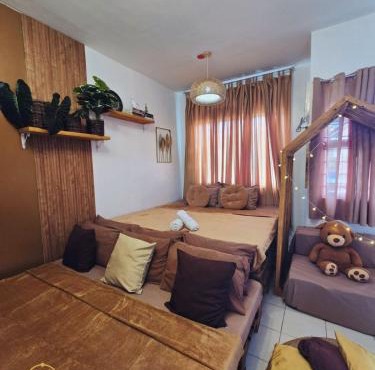 El Nissi Staycation, FAMILY CABIN, CONTEMPORARY CABIN, Enchanted Kingdom