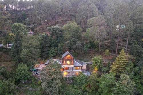 ELIVAAS Blushing Pines 3 BHK With Attic and Classy Interiors