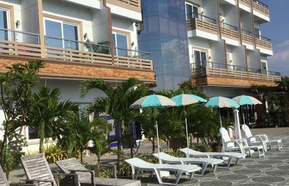 EM Royalle Hotel & Beach Resort