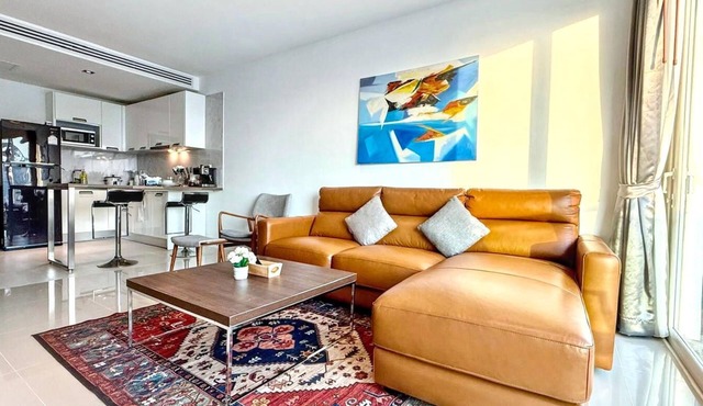 Emerald 705- Duplex Penthouse With Stunning Seaview