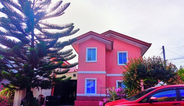 Entire house Staycation in V TRANSIENT at Camella homes with WiFi 10 MINS MALLS