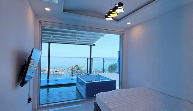 Exit Full Villa in Yeongdeok