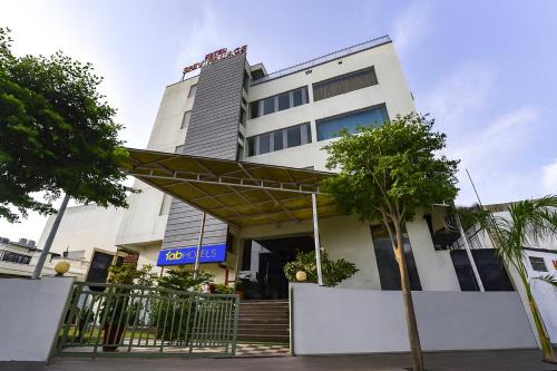 FabHotel Shiv Palace