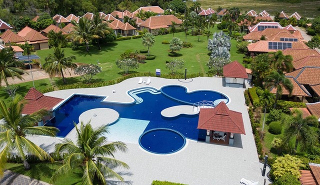Family Poolside Villa in Bali Residence Mae Phim (Kids Bunk Suite)