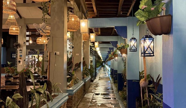 Ferellee Beachfront Inn