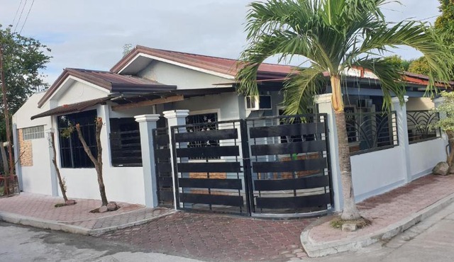 Fully furnished, peaceful and lovely home that is located 2 minutes from the heart of the city.